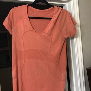 Lululemon swift tee